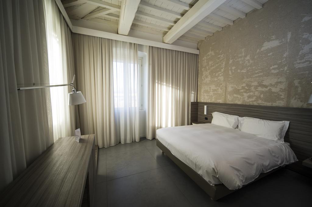 Hotel & Resort Le Colombare Foligno Exterior photo