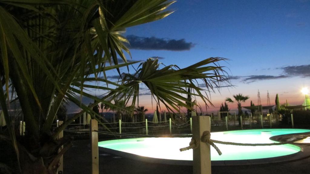 Hotel & Resort Le Colombare Foligno Exterior photo