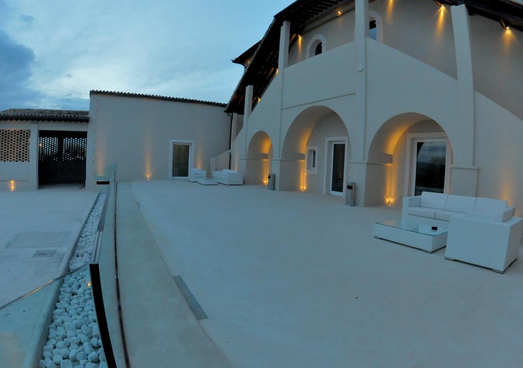 Hotel & Resort Le Colombare Foligno Exterior photo